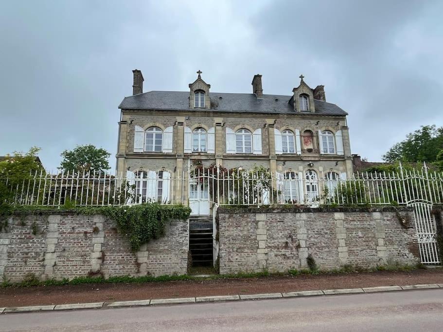 Les Anges Bed & Breakfast Oneux ภายนอก รูปภาพ